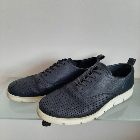 Ecco Bella Laced Sneaker - Picture 1 of 4